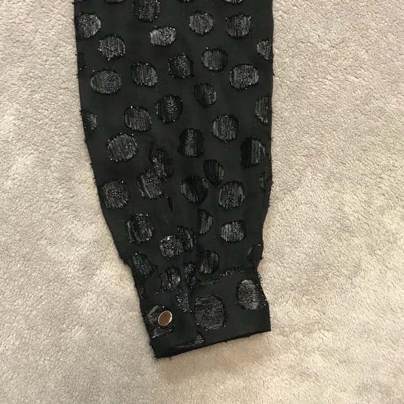 Jennifer López- Drape front blouse - Picture 4 of 7